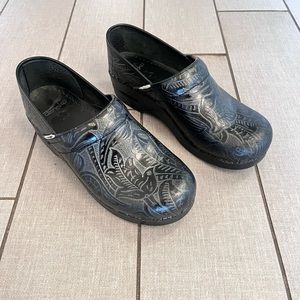 Dansko Professional Tooled Leather Black Clogs Women's Sz 39